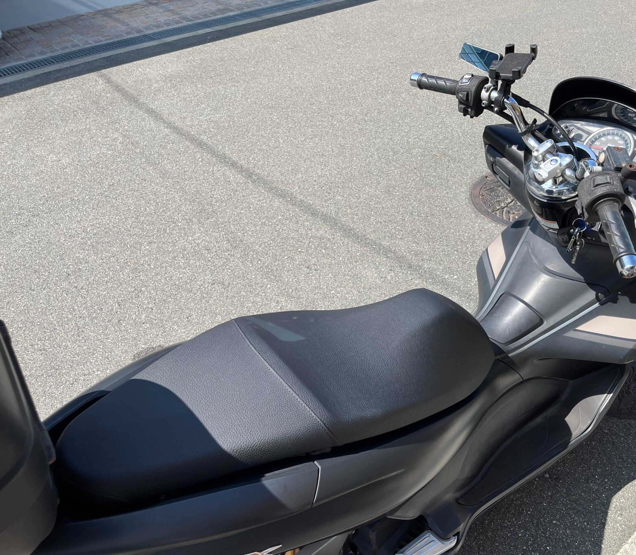 PCX125 JF28 ベトナム仕様シート交換後